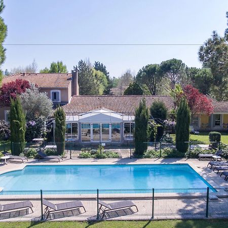 Sowell Hotels Domaine De La Petite Isle LʼIsle-sur-la-Sorgue Екстериор снимка