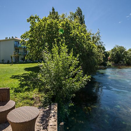 Sowell Hotels Domaine De La Petite Isle LʼIsle-sur-la-Sorgue Екстериор снимка