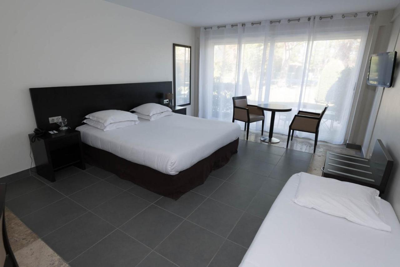 Sowell Hotels Domaine De La Petite Isle LʼIsle-sur-la-Sorgue Екстериор снимка