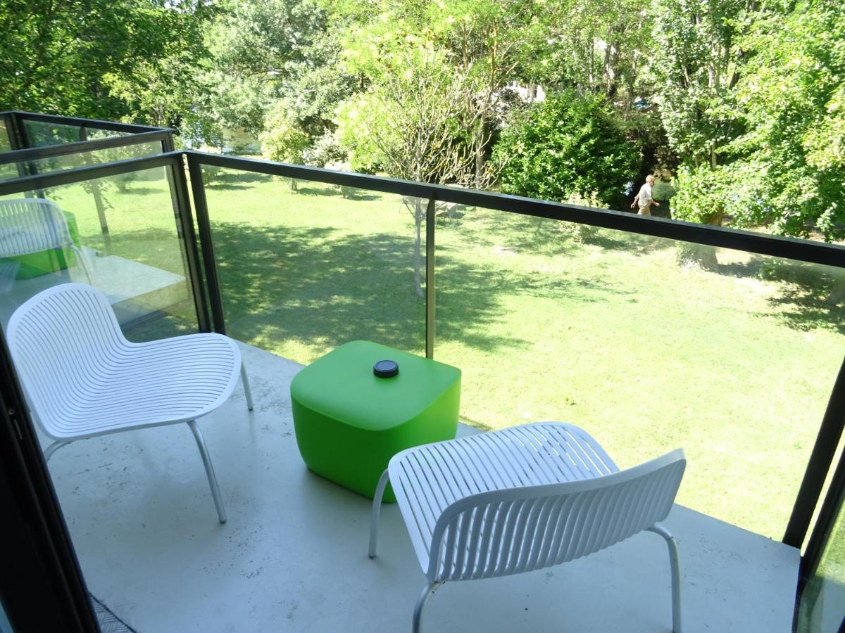 Sowell Hotels Domaine De La Petite Isle LʼIsle-sur-la-Sorgue Екстериор снимка