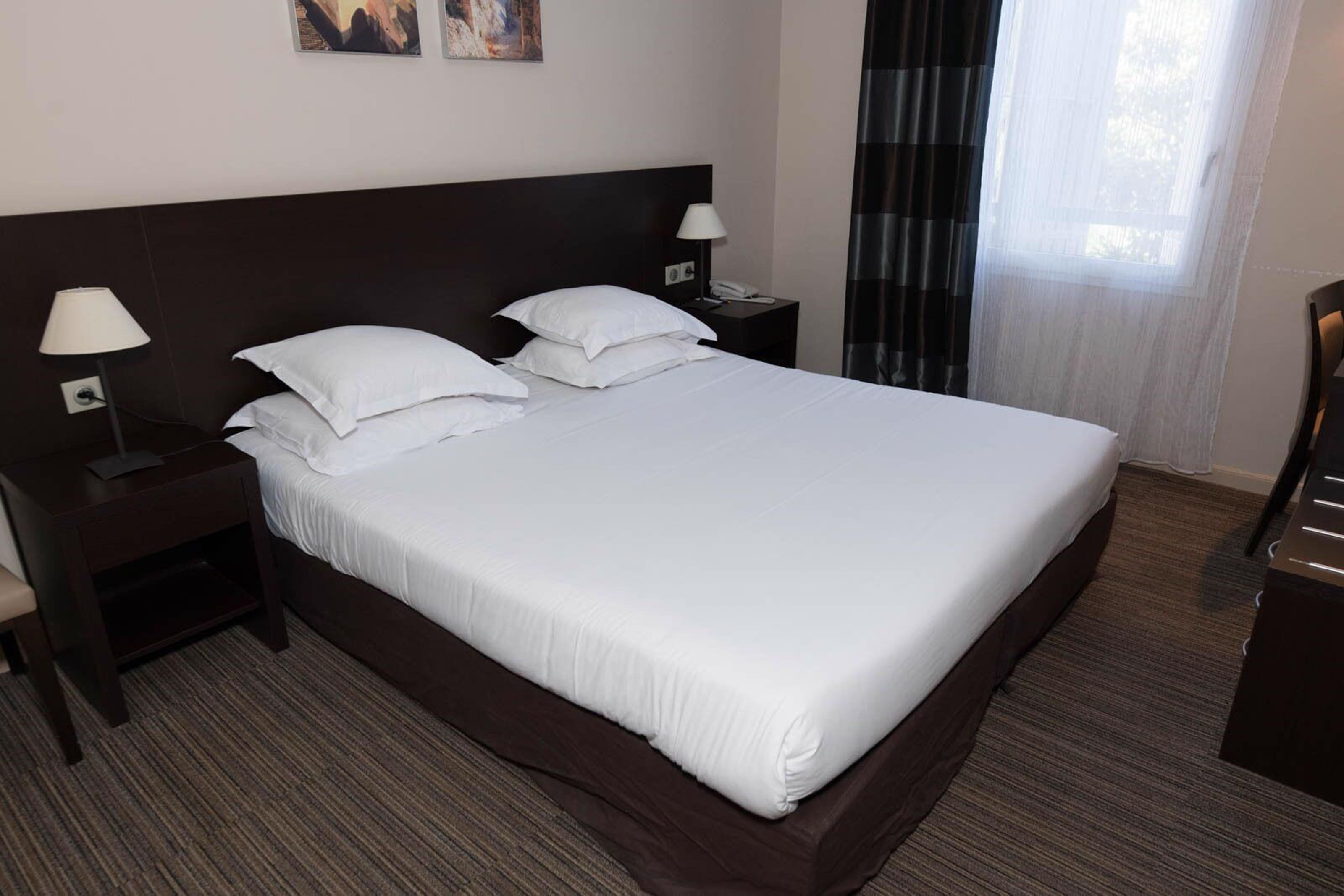 Sowell Hotels Domaine De La Petite Isle LʼIsle-sur-la-Sorgue Екстериор снимка