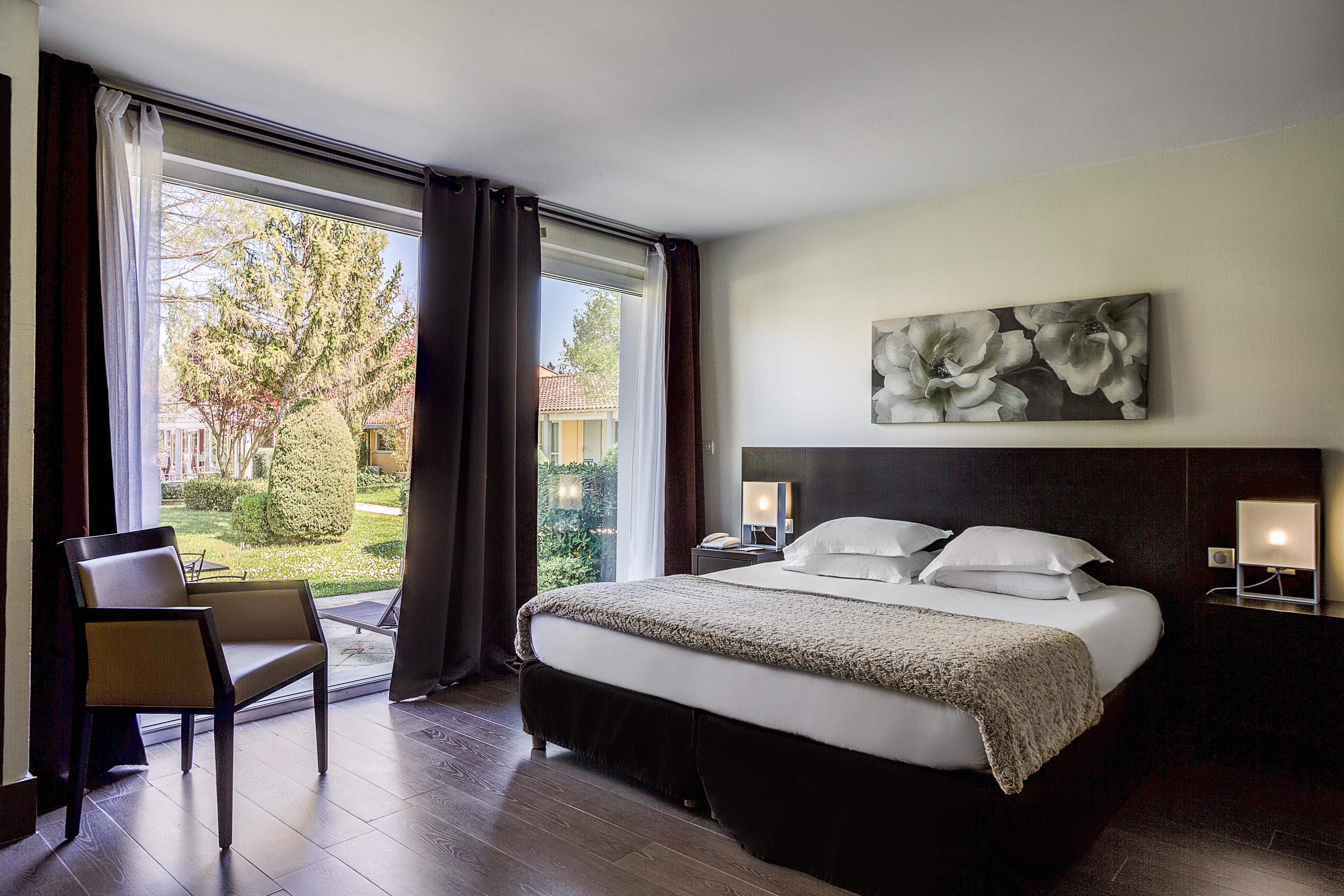 Sowell Hotels Domaine De La Petite Isle LʼIsle-sur-la-Sorgue Екстериор снимка