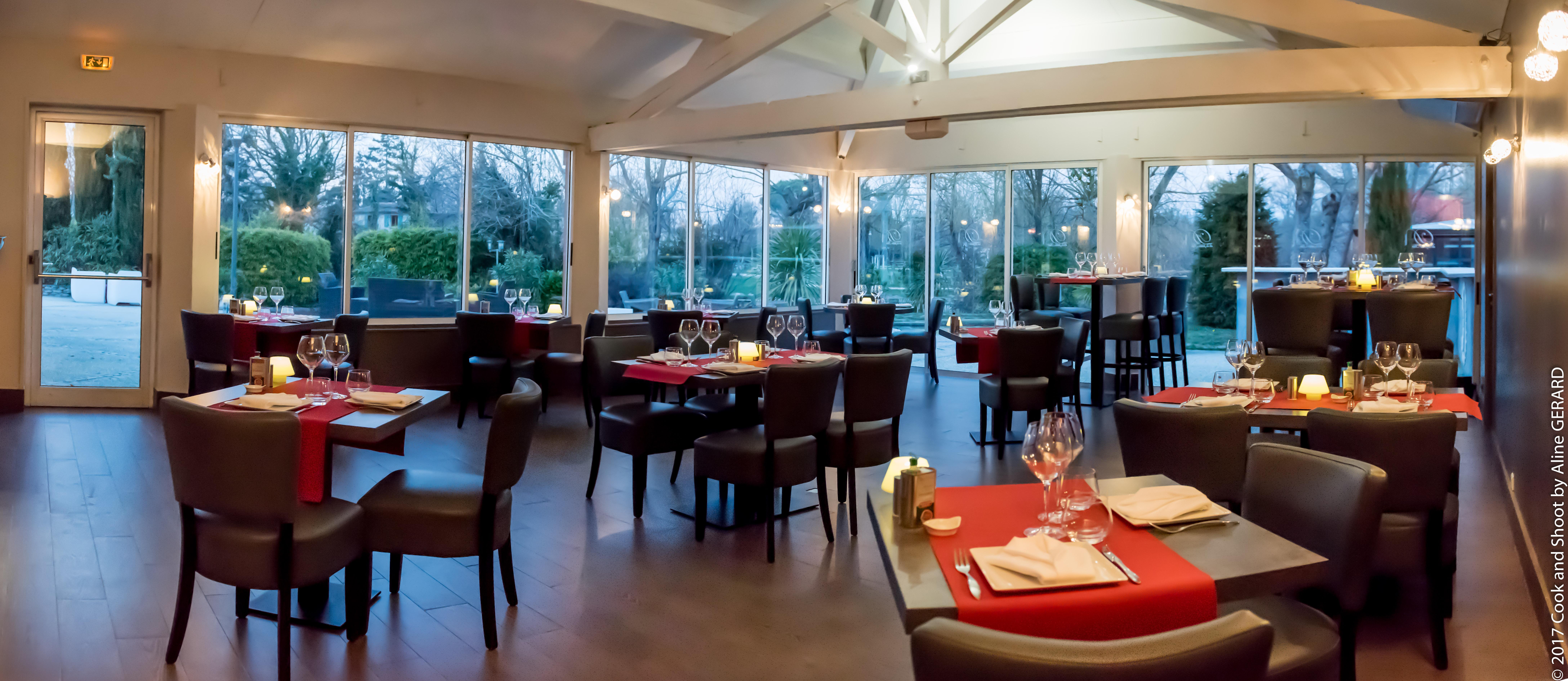 Sowell Hotels Domaine De La Petite Isle LʼIsle-sur-la-Sorgue Екстериор снимка