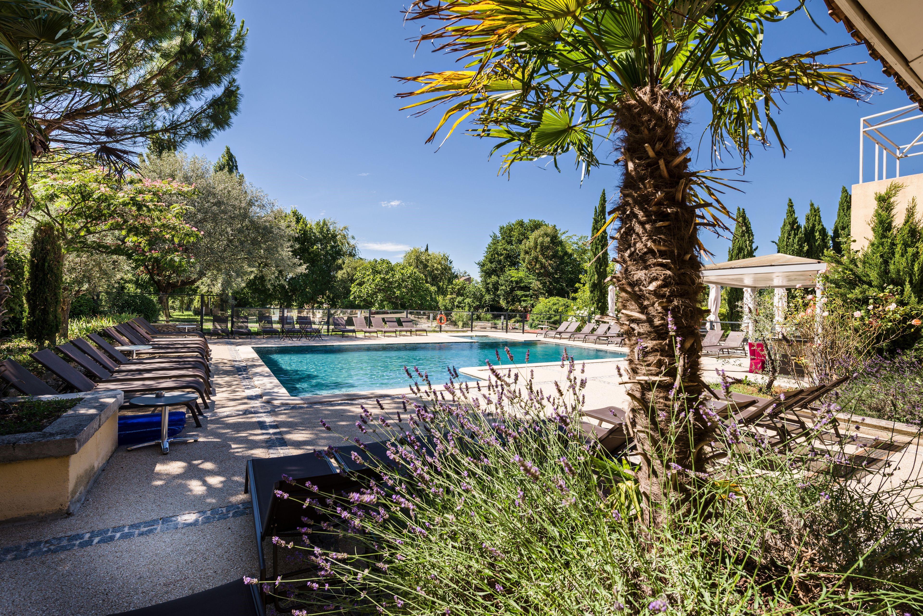 Sowell Hotels Domaine De La Petite Isle LʼIsle-sur-la-Sorgue Екстериор снимка