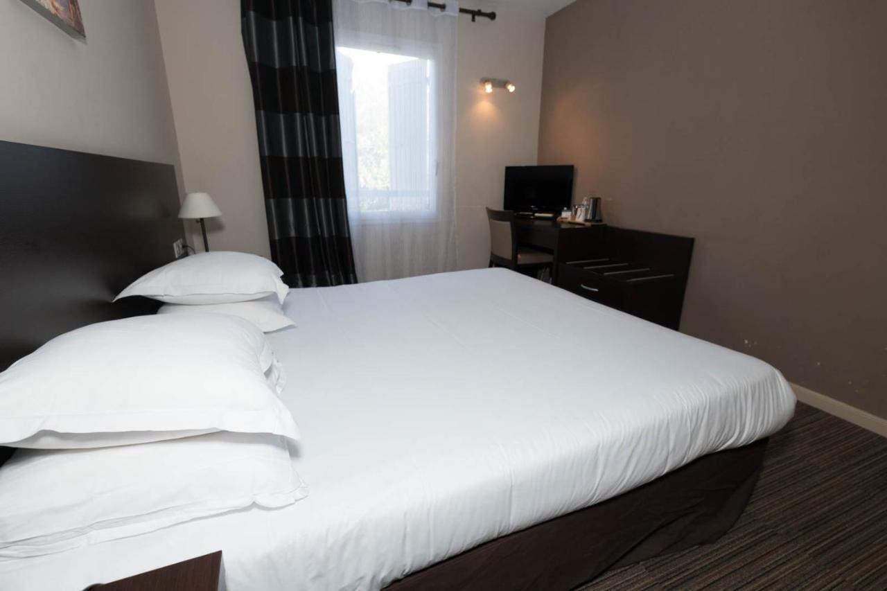 Sowell Hotels Domaine De La Petite Isle LʼIsle-sur-la-Sorgue Екстериор снимка