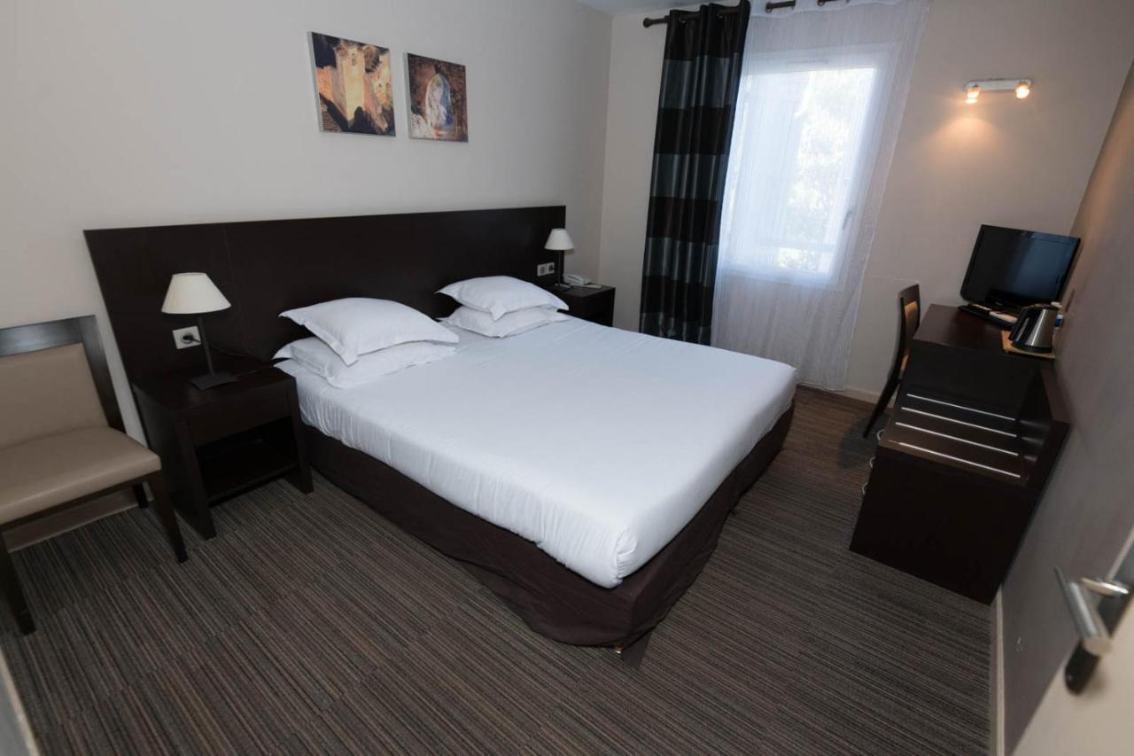 Sowell Hotels Domaine De La Petite Isle LʼIsle-sur-la-Sorgue Екстериор снимка
